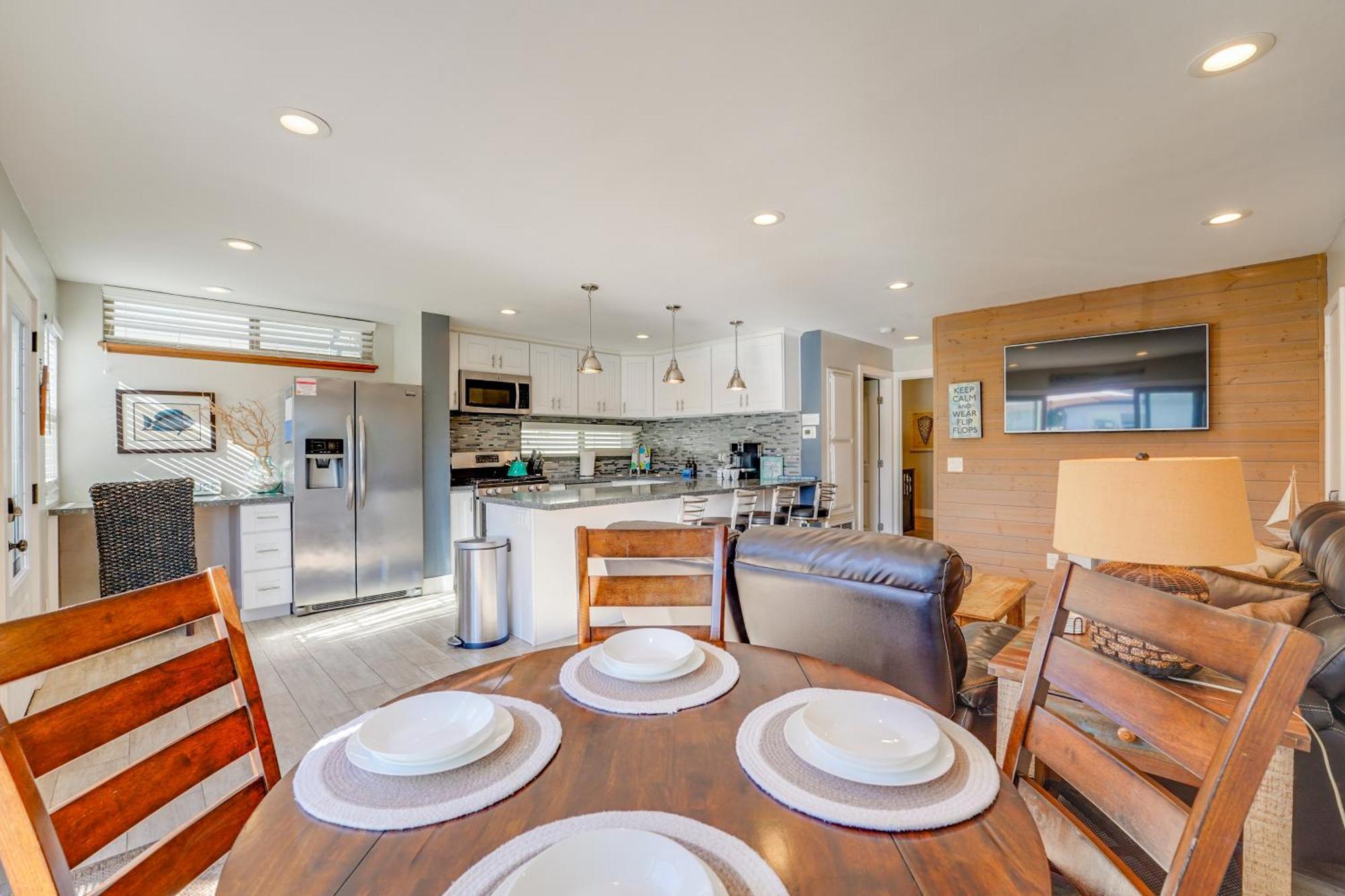 Stunning Beach Home - Large Patio, Parking, Ac & Dog Friendly! San Diego Bagian luar foto